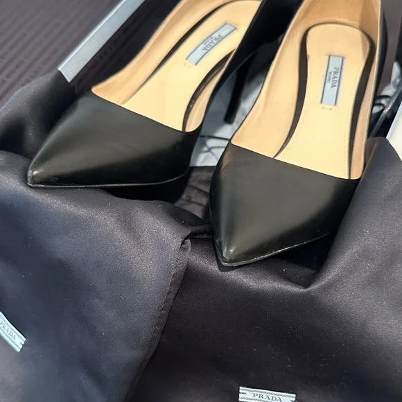 Prada Black Pointed Toe Pump Heel 38 - Picture 5 of 10